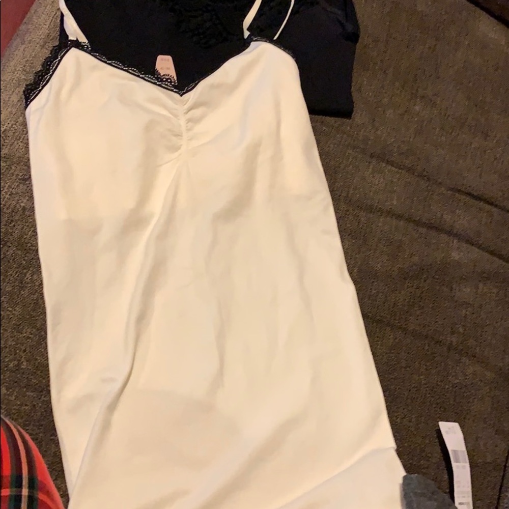 Bundle Of Camisoles And One Of Stretch Leggings - image 4